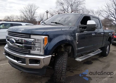 2019 Ford F-250 Lariat z USA, uszkodzony, nr VIN 1FT7W2BT4KEF92170
